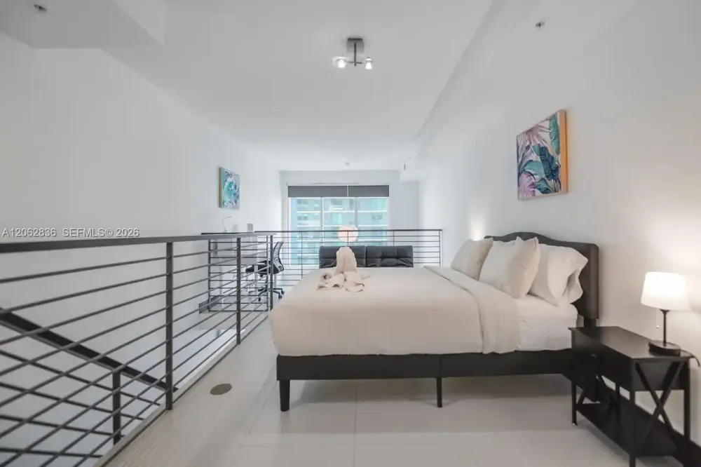 60 SW 13th St #3814 Miami, FL 33130