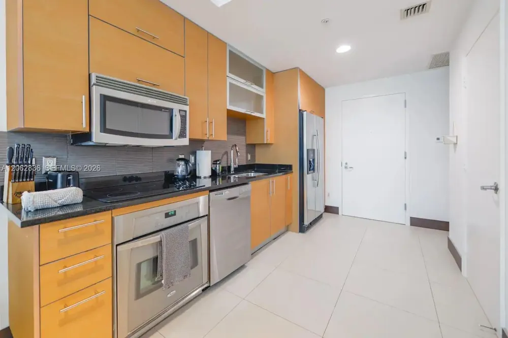 60 SW 13th St #3814 Miami, FL 33130