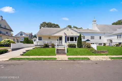305 Hammond Avenue