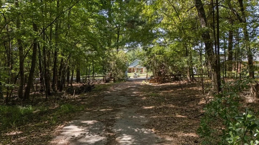 21980 Barron Road Chandler, TX 75758