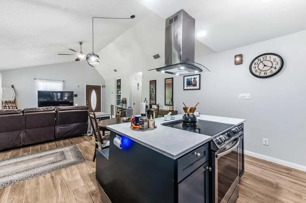 2217 Shannon Drive Huntsville, TX 77320