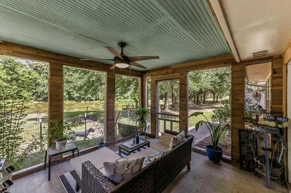 2217 Shannon Drive Huntsville, TX 77320