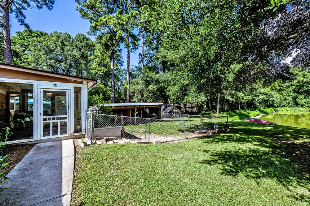 2217 Shannon Drive Huntsville, TX 77320