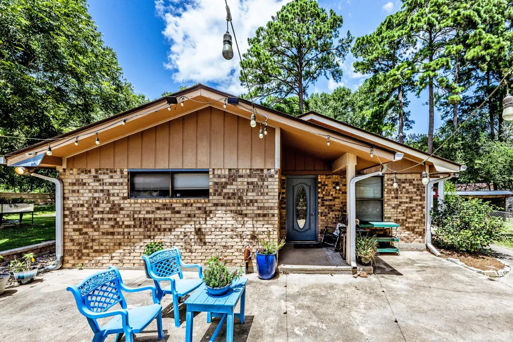 2217 Shannon Drive Huntsville, TX 77320