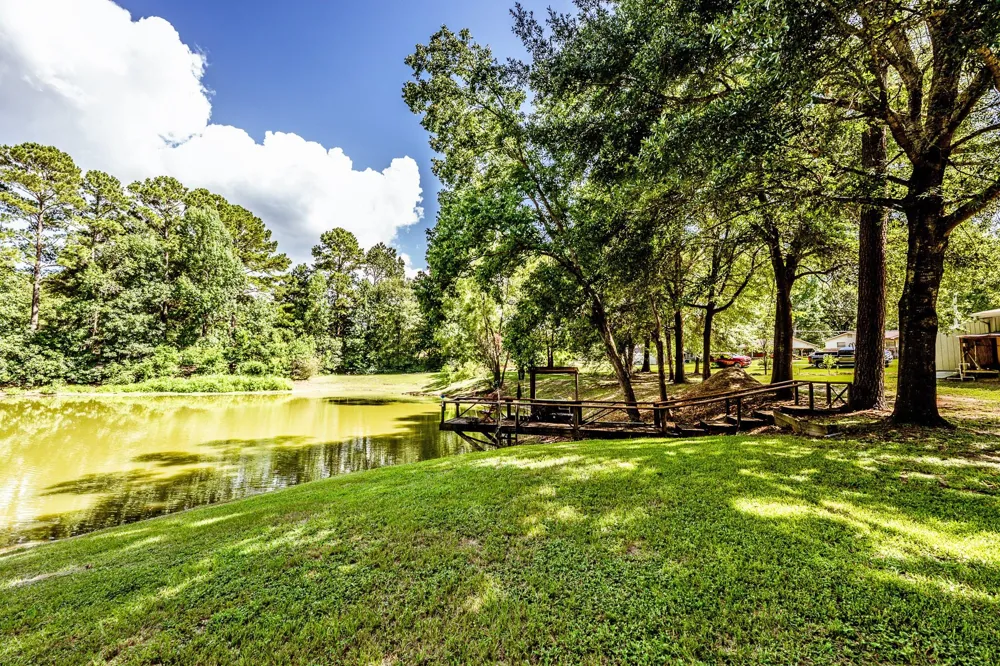 2217 Shannon Drive Huntsville, TX 77320