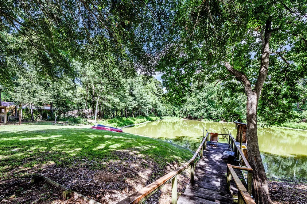 2217 Shannon Drive Huntsville, TX 77320