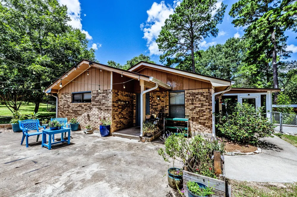 2217 Shannon Drive Huntsville, TX 77320