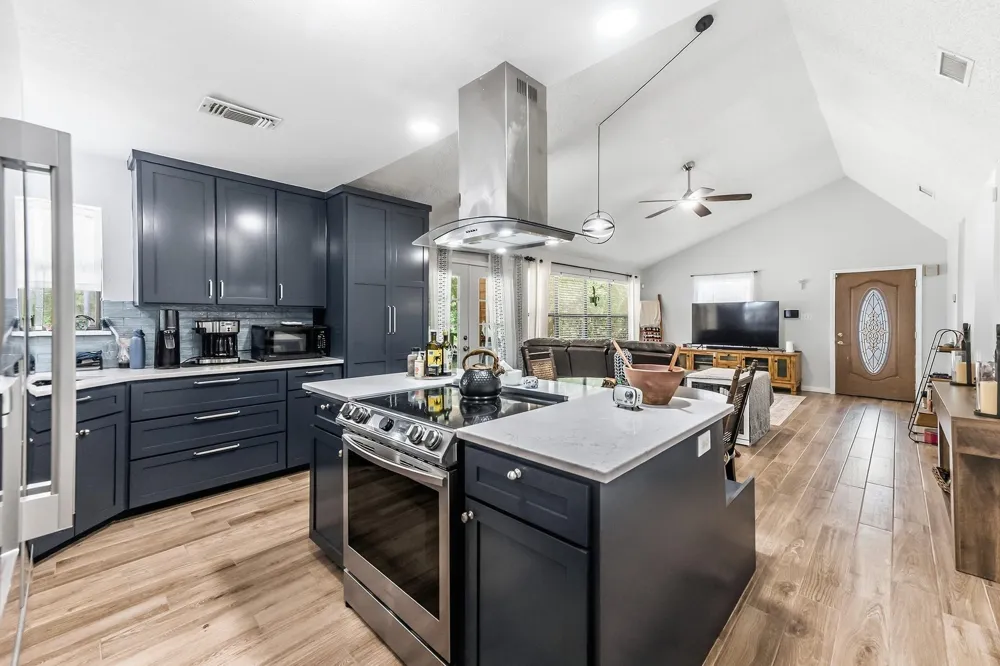 2217 Shannon Drive Huntsville, TX 77320