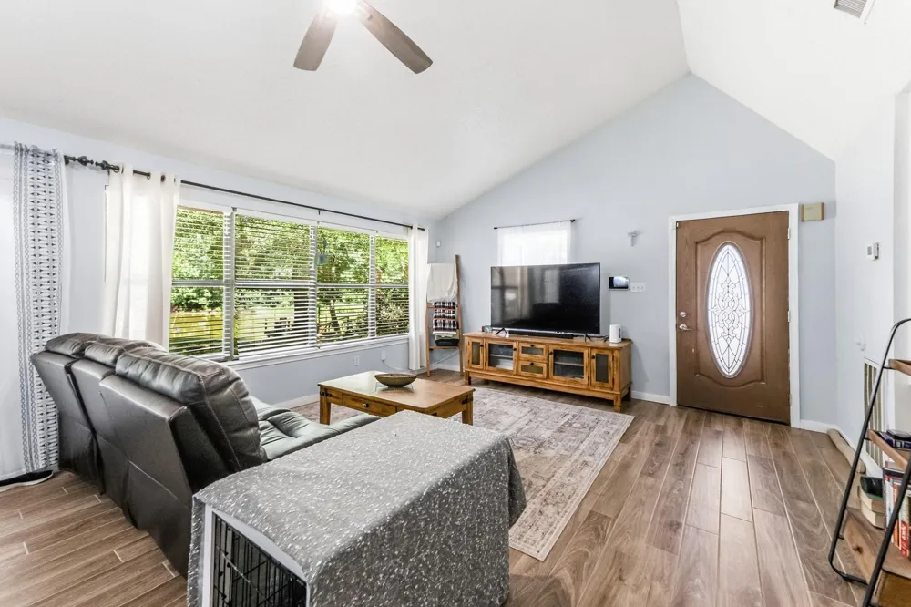 2217 Shannon Drive Huntsville, TX 77320
