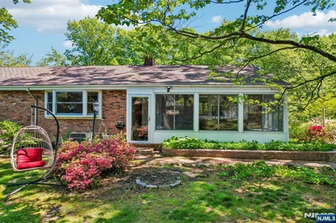 881 Bordentown Avenue