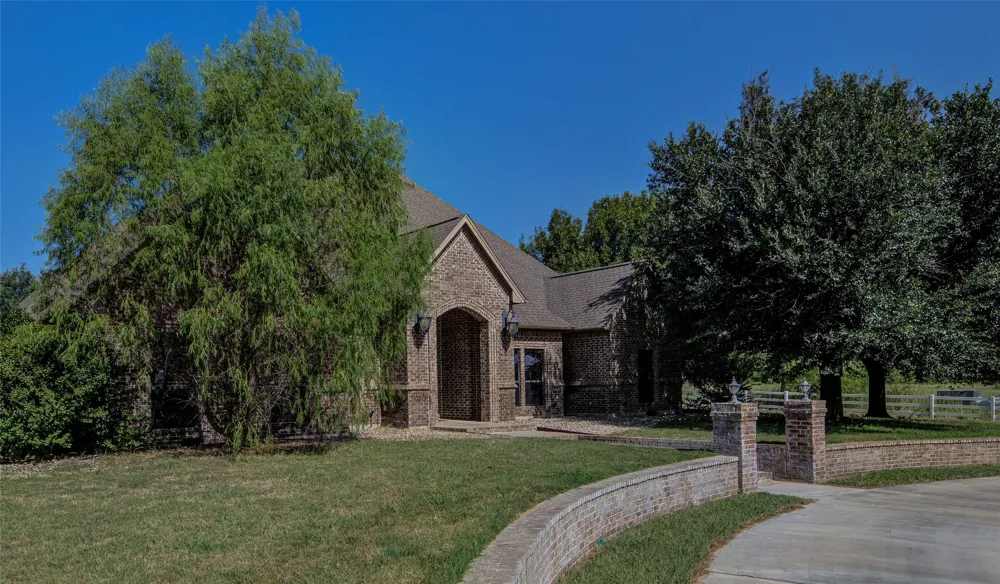 1420 FM 2123 Paradise, TX 76073
