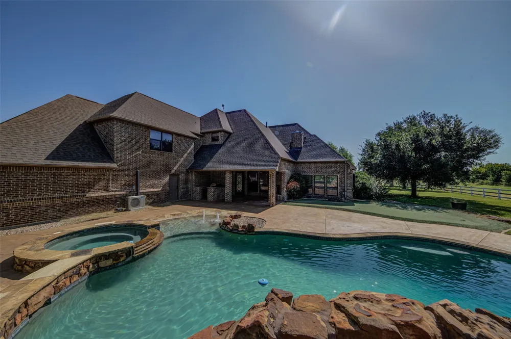 1420 FM 2123 Paradise, TX 76073
