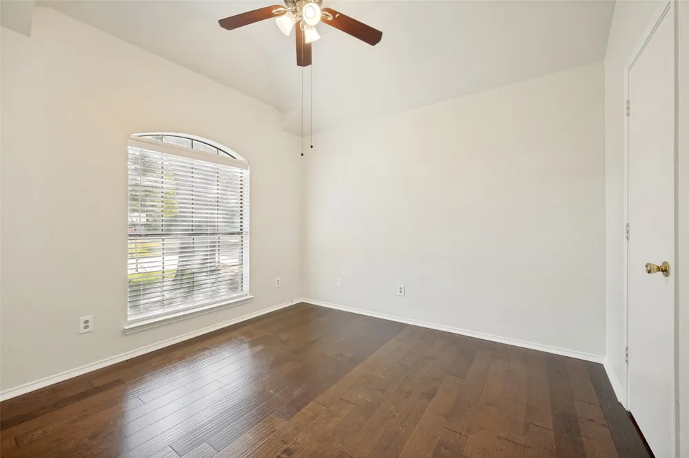 2515 Mountainview Drive Corinth, TX 76210