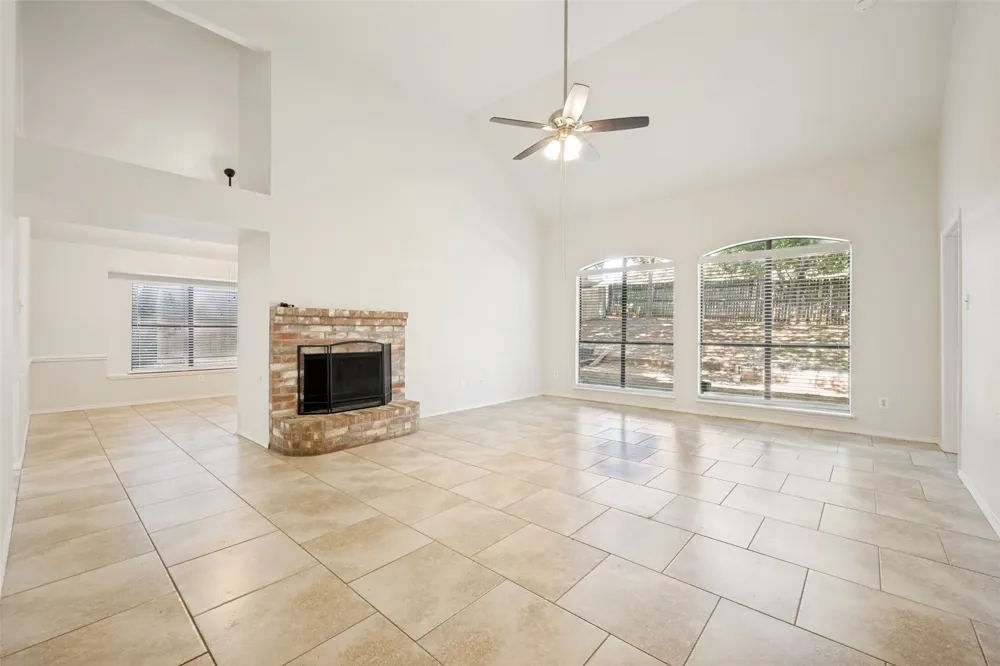 2515 Mountainview Drive Corinth, TX 76210