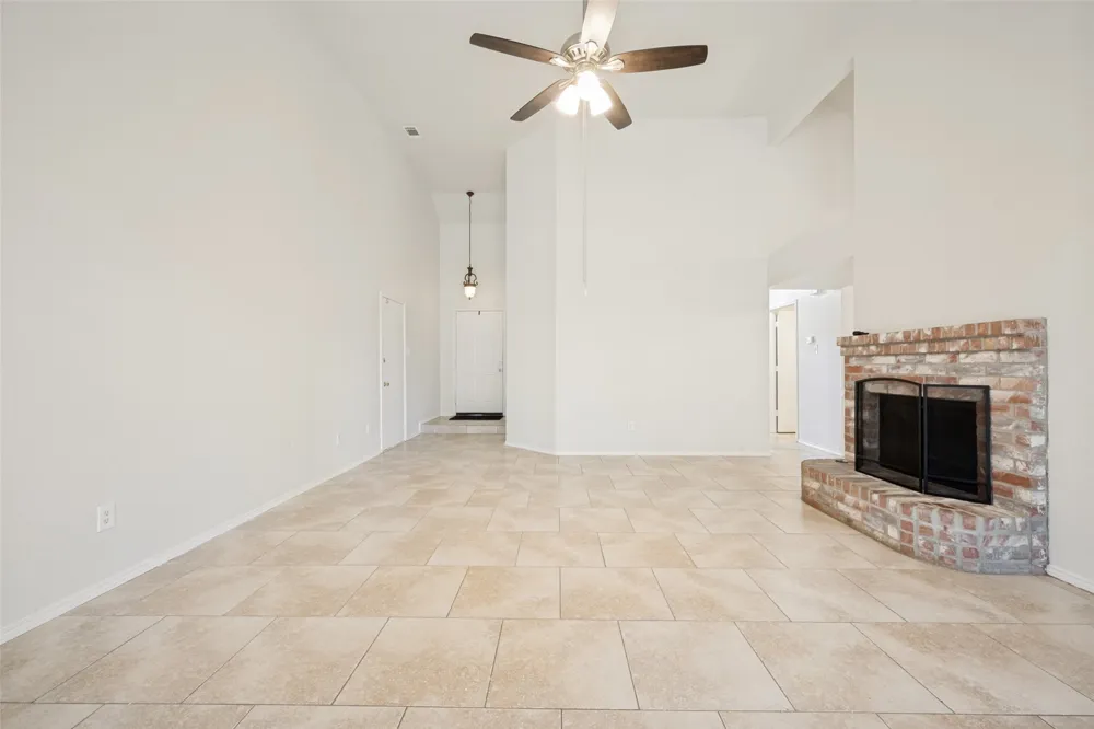 2515 Mountainview Drive Corinth, TX 76210