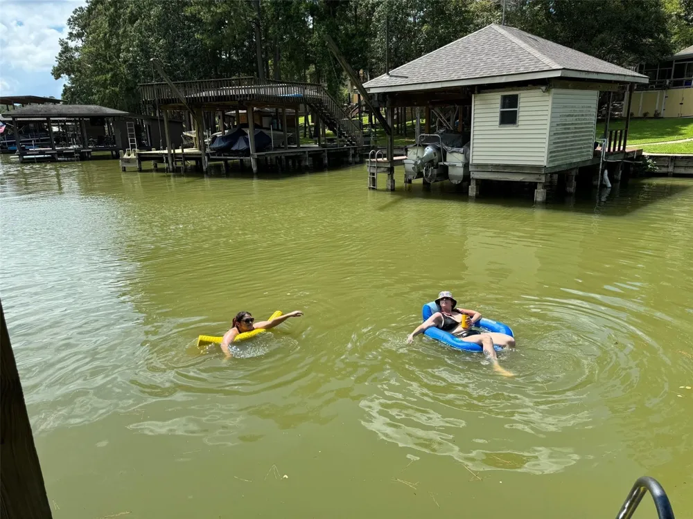 270 Lake Grove Drive Coldspring, TX 77331