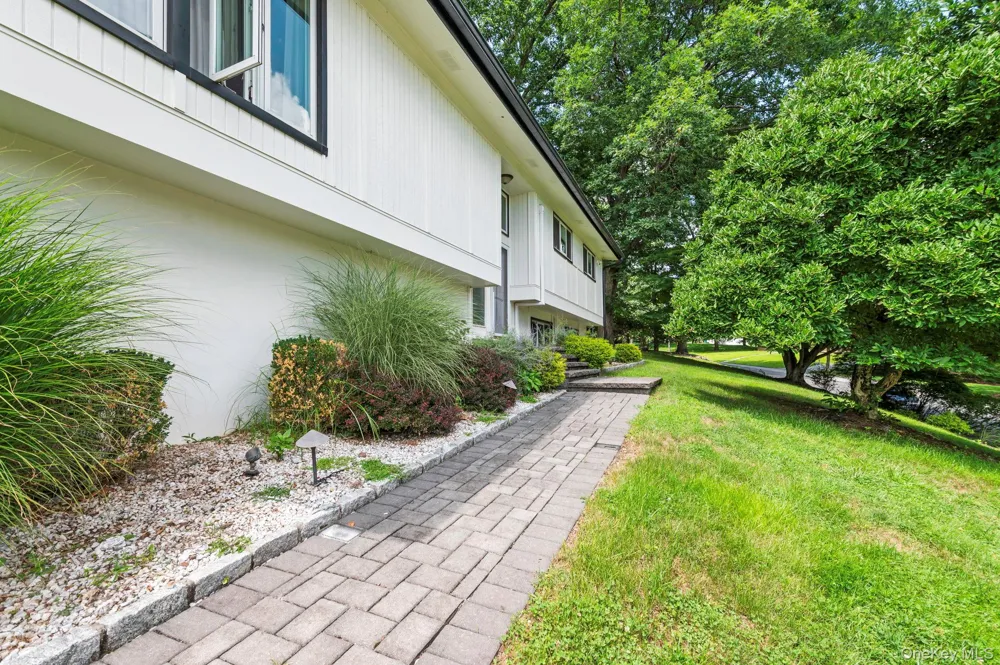 25 Ackerman Avenue Airmont, NY 10901