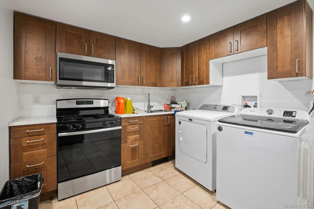 25 Ackerman Avenue Airmont, NY 10901
