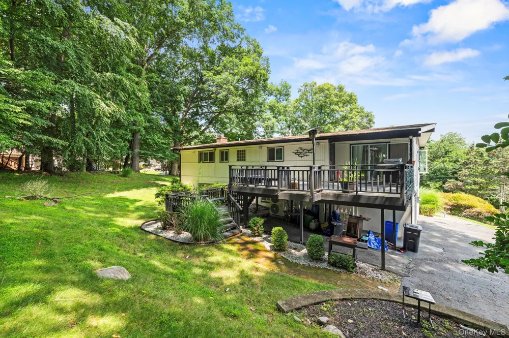 25 Ackerman Avenue Airmont, NY 10901