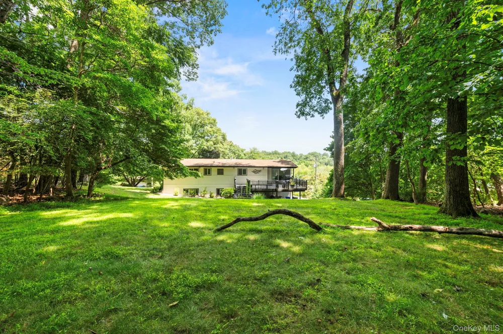 25 Ackerman Avenue Airmont, NY 10901