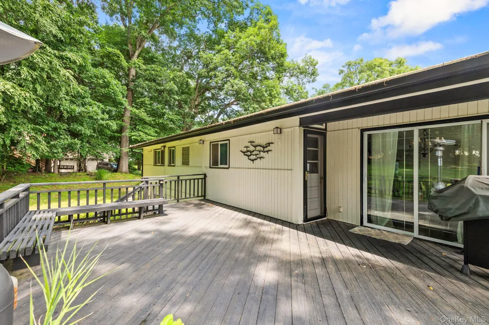 25 Ackerman Avenue Airmont, NY 10901