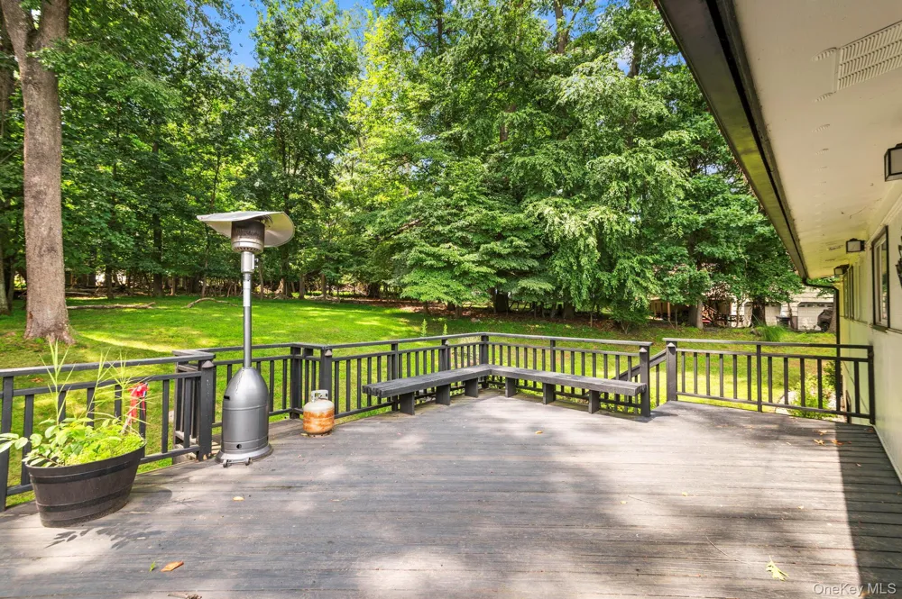 25 Ackerman Avenue Airmont, NY 10901