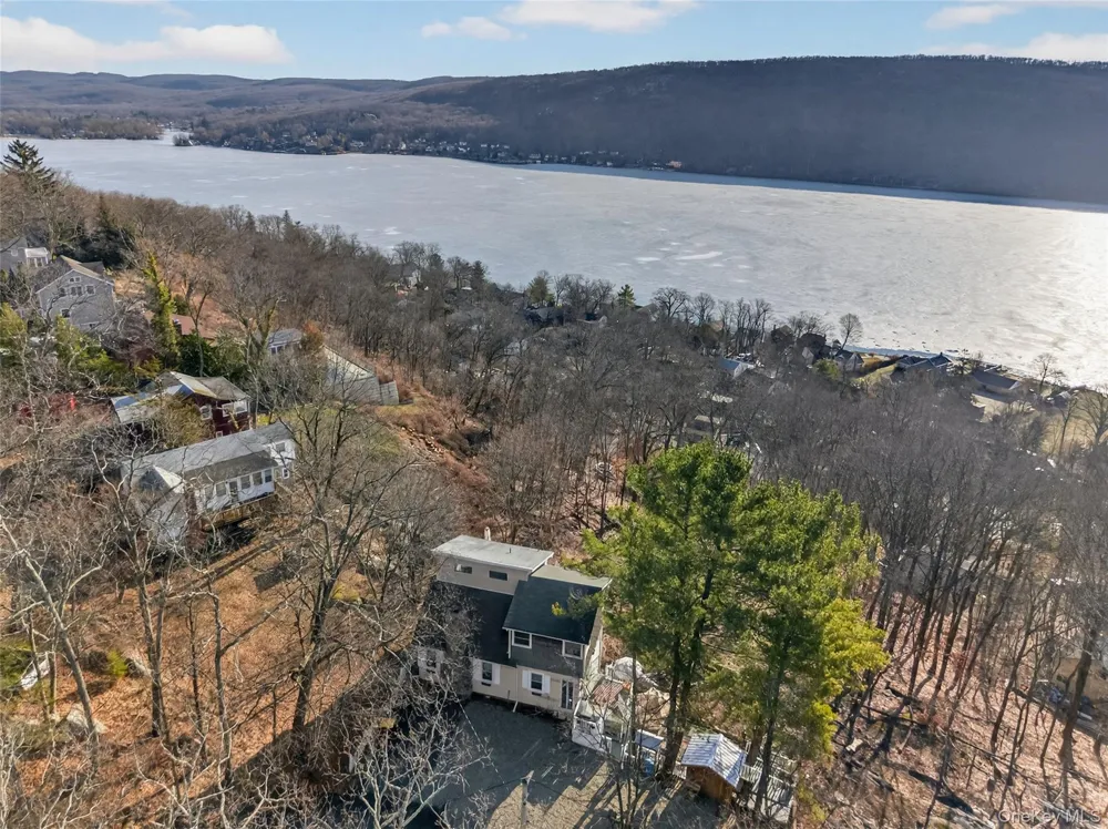 173 Brook Trail Greenwood Lake, NY 10925