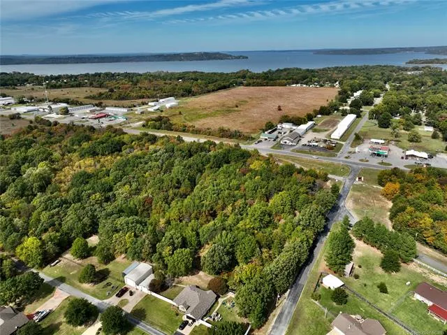 9 E Bower Eufaula, OK 74432