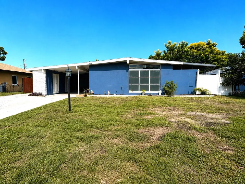 1004 DARTMOUTH DRIVE Bradenton, FL 34207