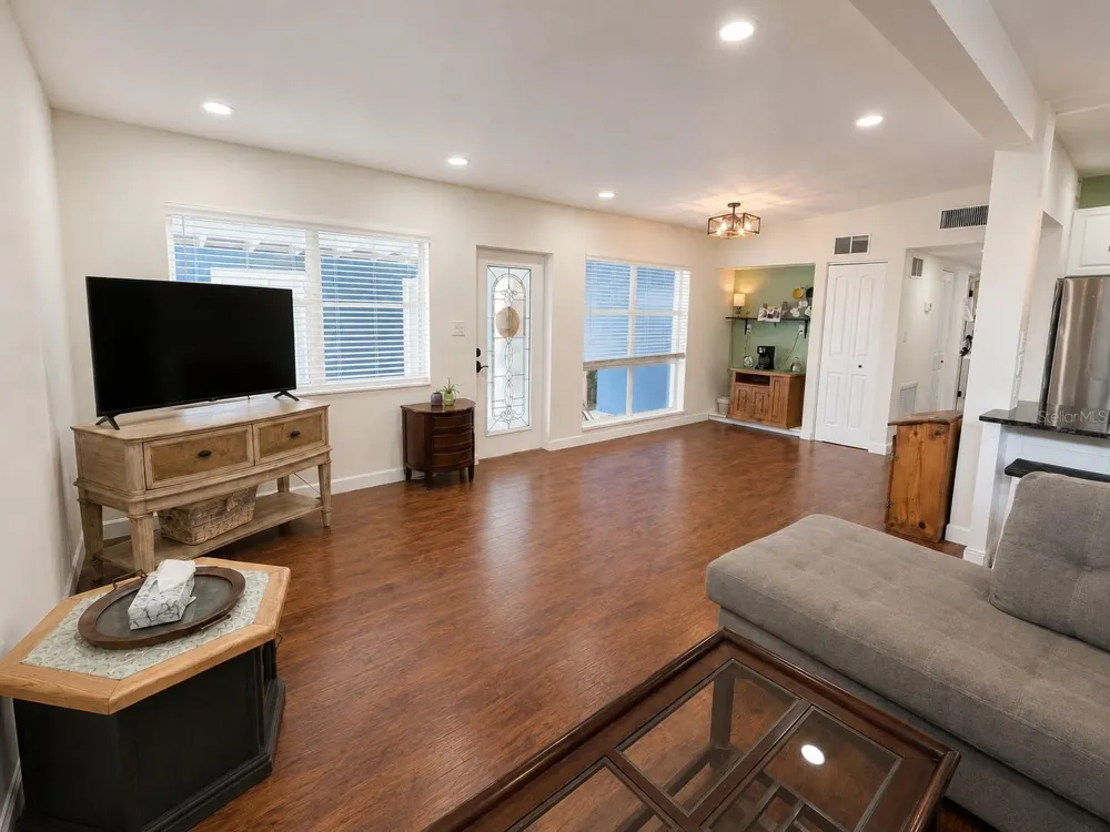 1004 DARTMOUTH DRIVE Bradenton, FL 34207
