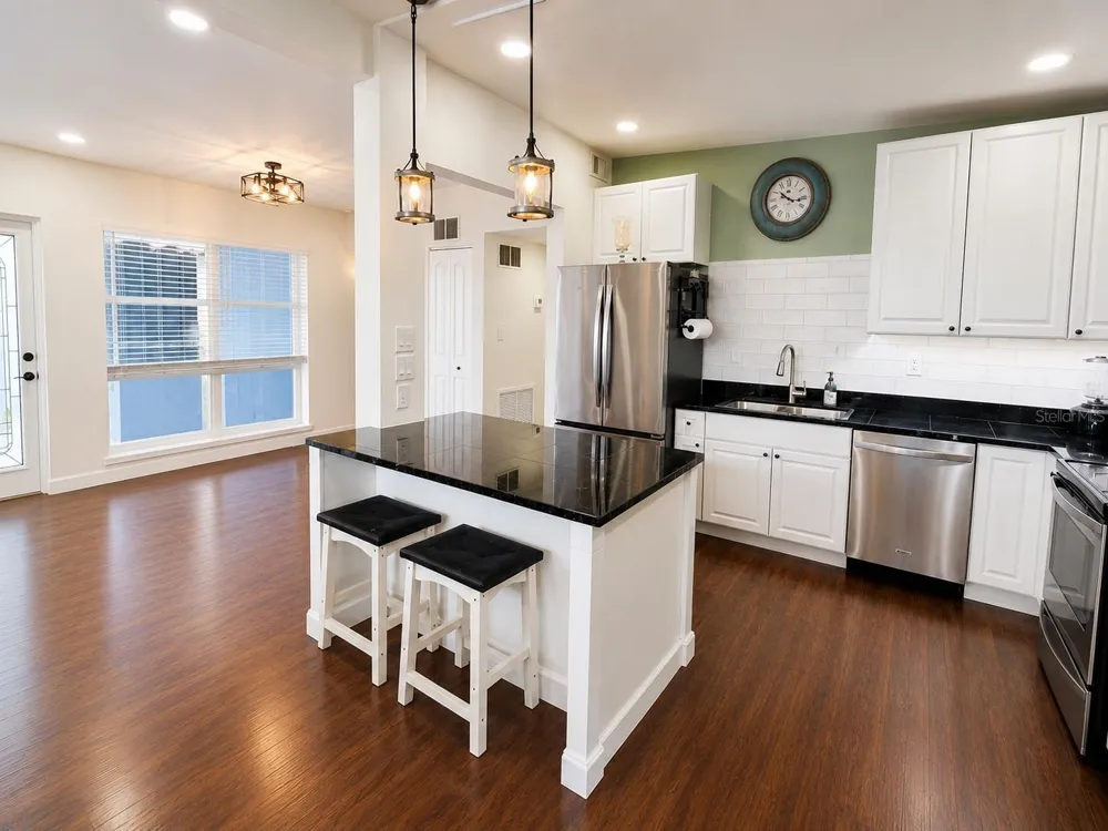 1004 DARTMOUTH DRIVE Bradenton, FL 34207