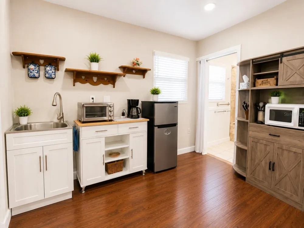 1004 DARTMOUTH DRIVE Bradenton, FL 34207