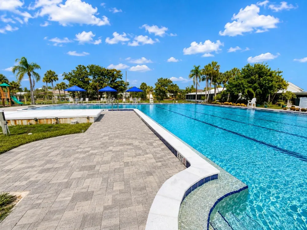 1004 DARTMOUTH DRIVE Bradenton, FL 34207