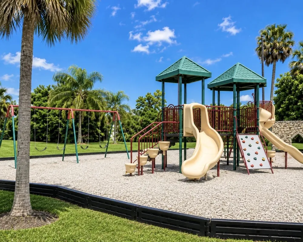 1004 DARTMOUTH DRIVE Bradenton, FL 34207