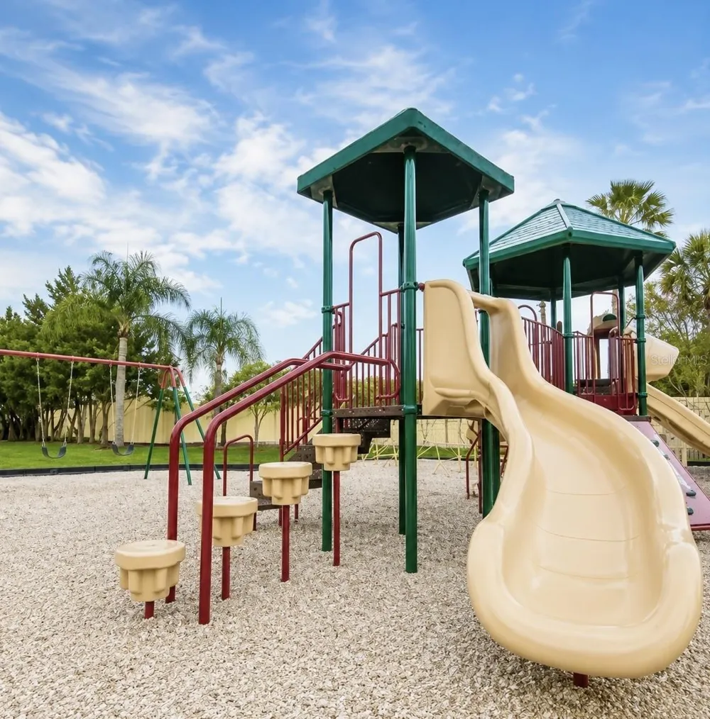 1004 DARTMOUTH DRIVE Bradenton, FL 34207