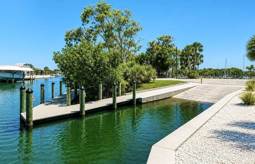 1004 DARTMOUTH DRIVE Bradenton, FL 34207