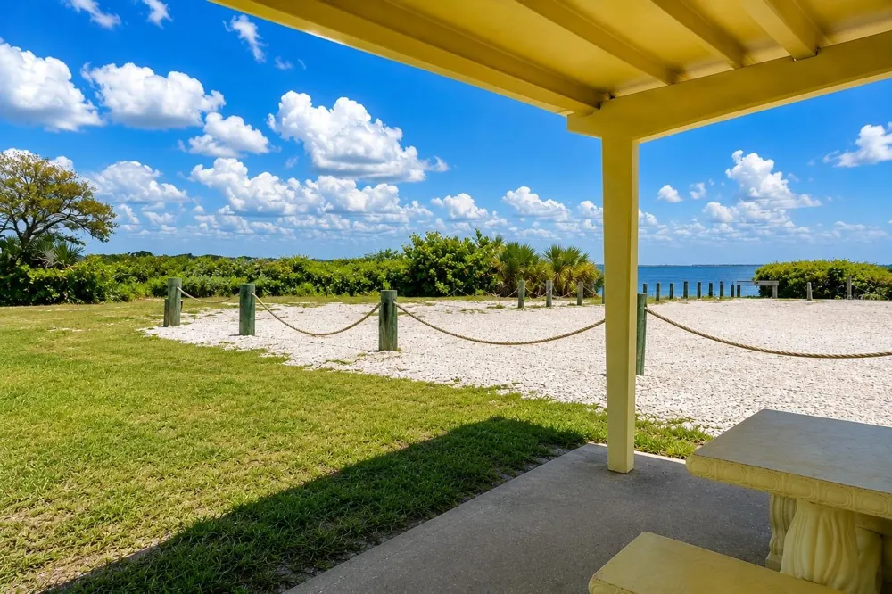 1004 DARTMOUTH DRIVE Bradenton, FL 34207