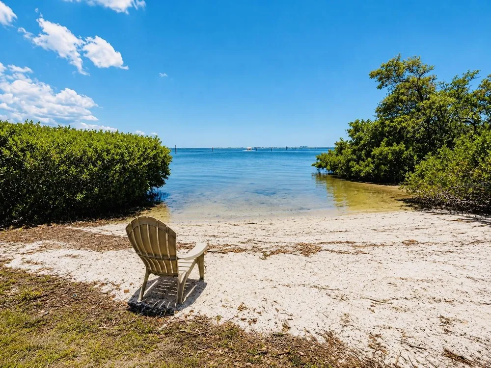1004 DARTMOUTH DRIVE Bradenton, FL 34207