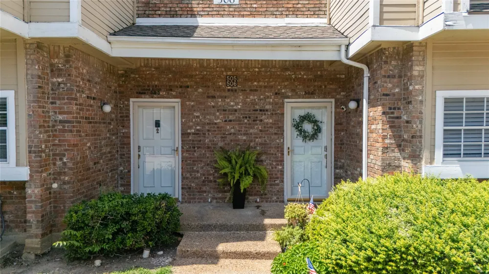 3550 Country Square Drive #505 Carrollton, TX 75006