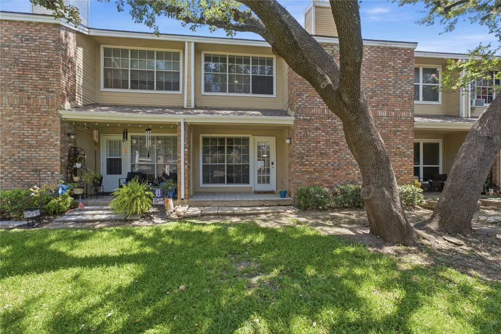 3550 Country Square Drive #505 Carrollton, TX 75006