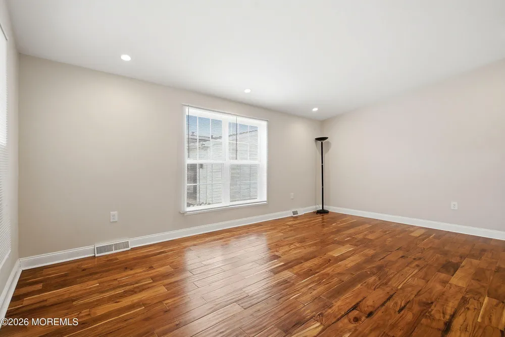 9 Rocky Hill Road Manahawkin, NJ 08050