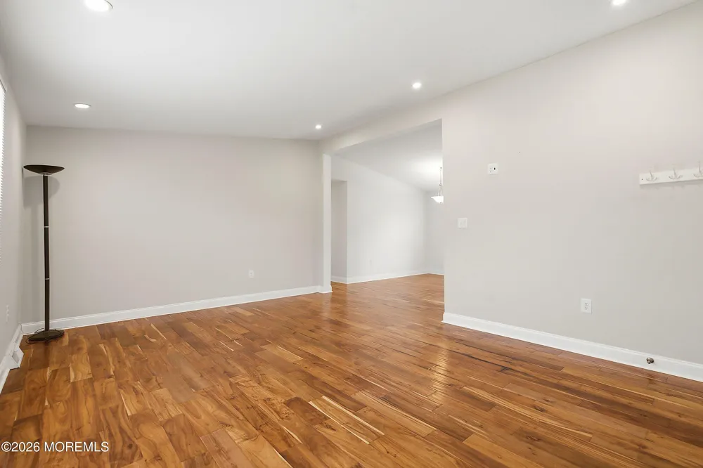 9 Rocky Hill Road Manahawkin, NJ 08050