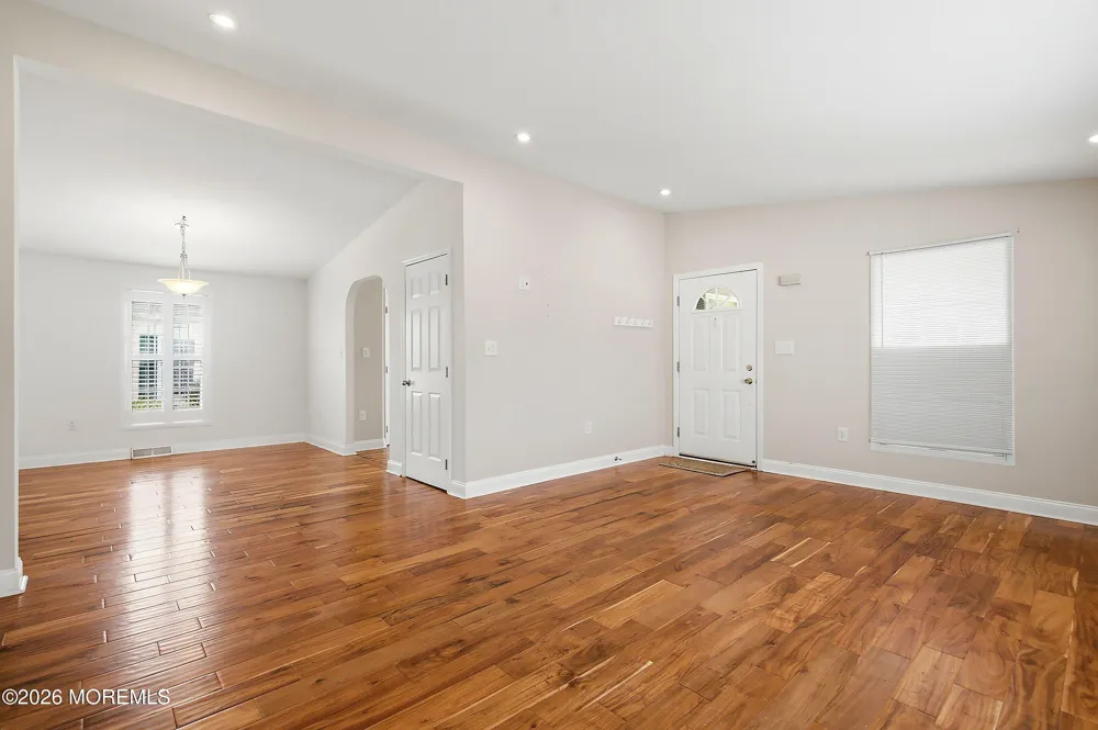 9 Rocky Hill Road Manahawkin, NJ 08050