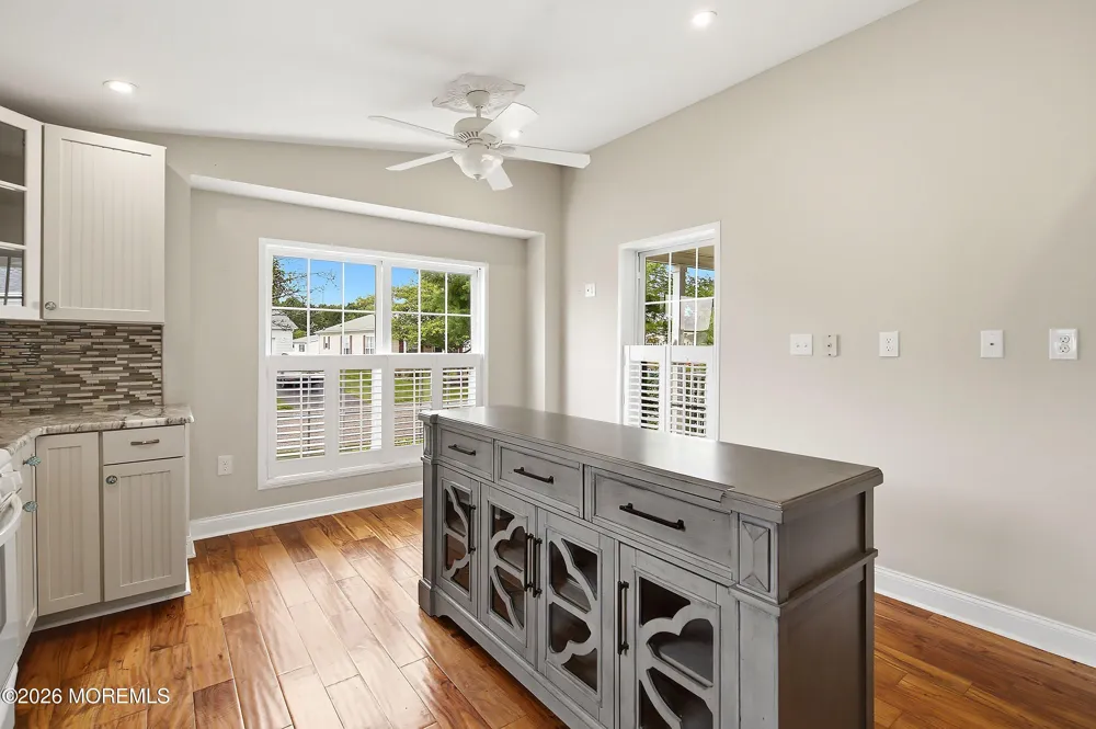 9 Rocky Hill Road Manahawkin, NJ 08050