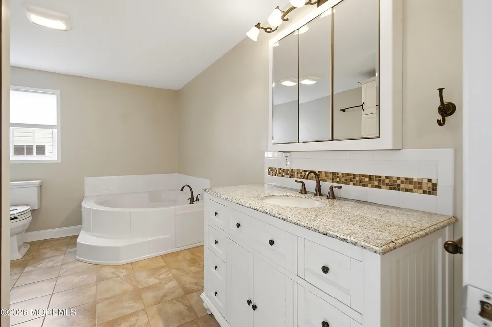 9 Rocky Hill Road Manahawkin, NJ 08050