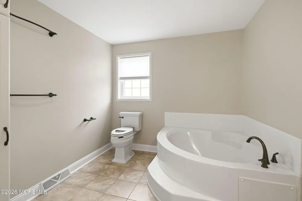 9 Rocky Hill Road Manahawkin, NJ 08050