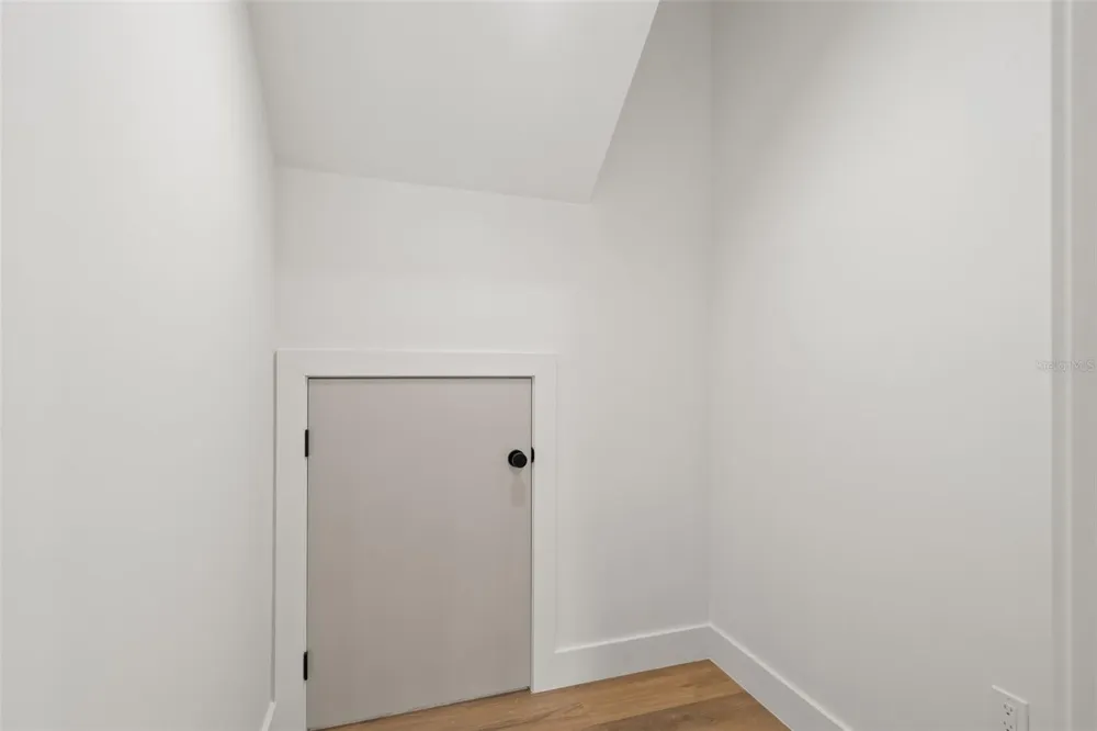 5203 9TH STREET Tampa, FL 33603