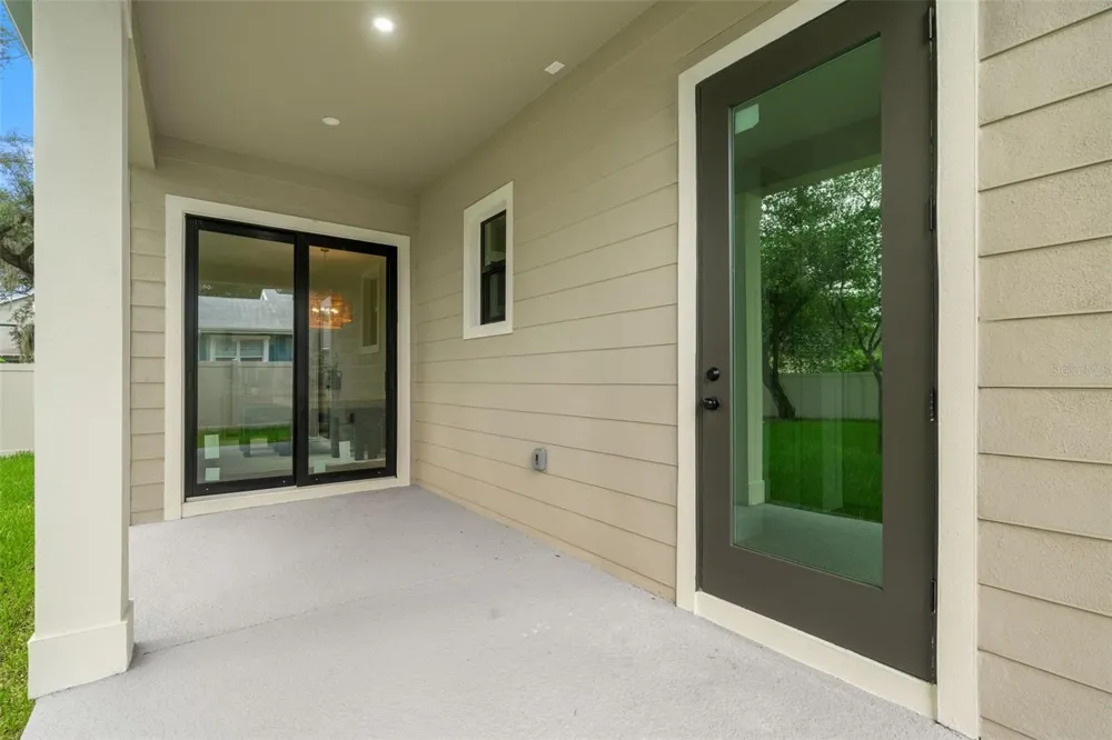 5203 9TH STREET Tampa, FL 33603