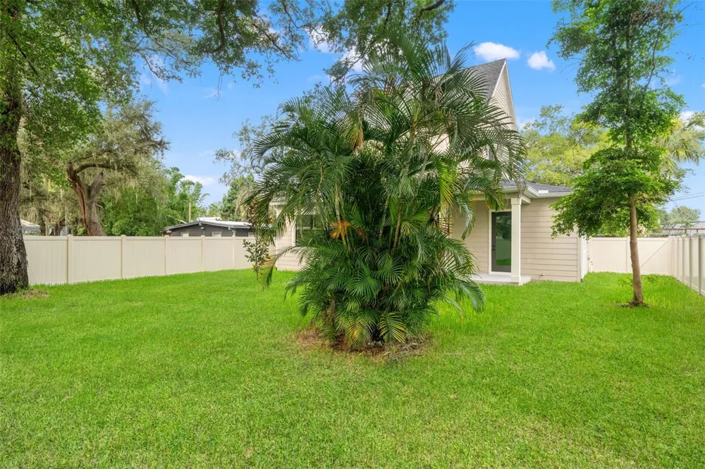 5203 9TH STREET Tampa, FL 33603