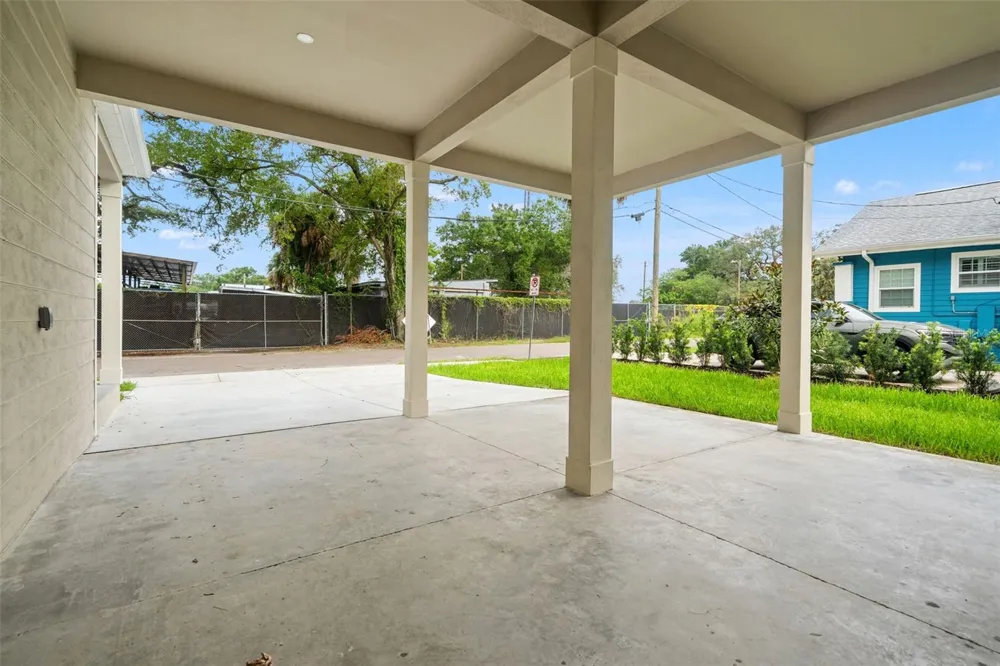 5203 9TH STREET Tampa, FL 33603